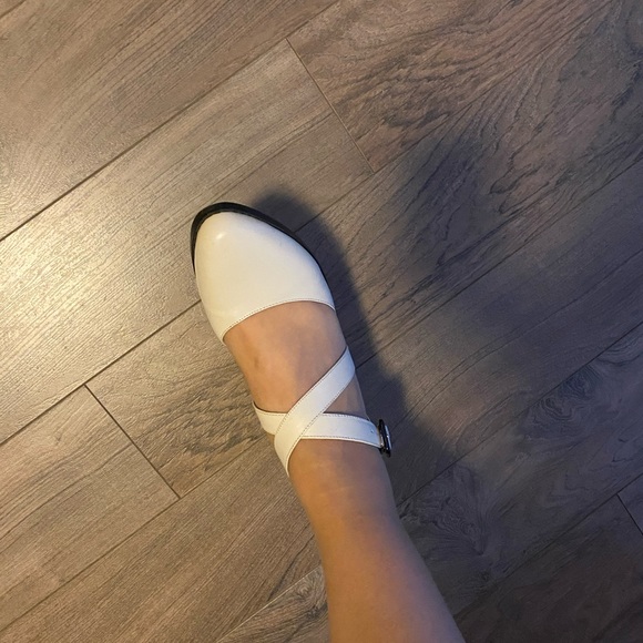 Korean brand white heels! - Picture 4 of 6